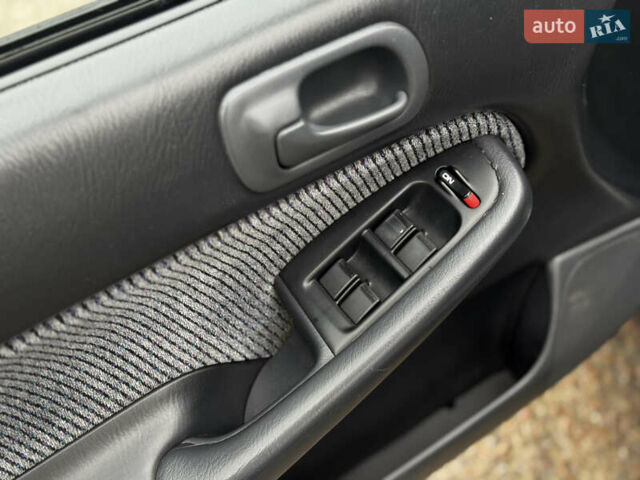 Сірий Хонда Сівік, об'ємом двигуна 1.6 л та пробігом 236 тис. км за 3333 $, фото 18 на Automoto.ua