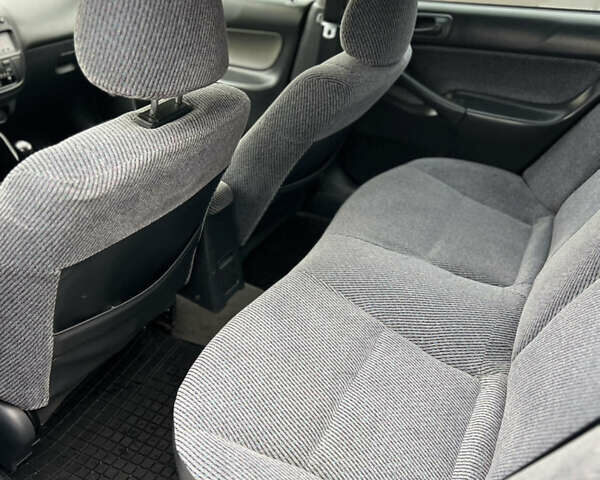 Серый Хонда Цивик, объемом двигателя 1.6 л и пробегом 237 тыс. км за 3400 $, фото 10 на Automoto.ua