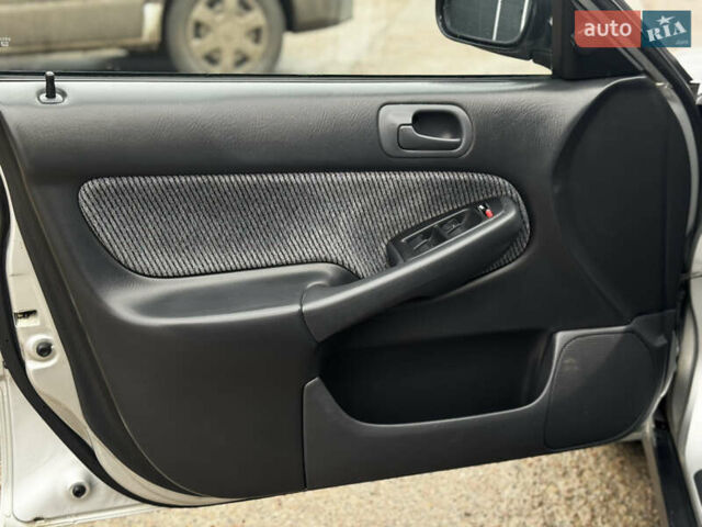 Сірий Хонда Сівік, об'ємом двигуна 1.6 л та пробігом 236 тис. км за 3333 $, фото 17 на Automoto.ua