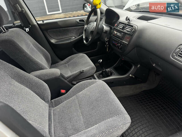 Сірий Хонда Сівік, об'ємом двигуна 1.6 л та пробігом 236 тис. км за 3333 $, фото 45 на Automoto.ua