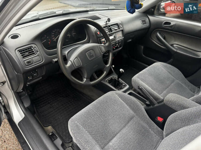 Сірий Хонда Сівік, об'ємом двигуна 1.6 л та пробігом 236 тис. км за 3333 $, фото 19 на Automoto.ua