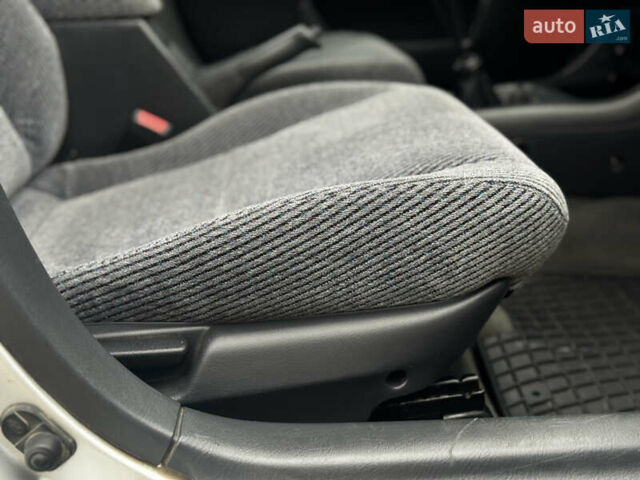 Сірий Хонда Сівік, об'ємом двигуна 1.6 л та пробігом 236 тис. км за 3333 $, фото 44 на Automoto.ua