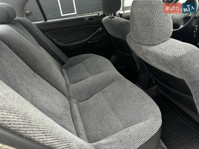 Сірий Хонда Сівік, об'ємом двигуна 1.6 л та пробігом 236 тис. км за 3333 $, фото 40 на Automoto.ua