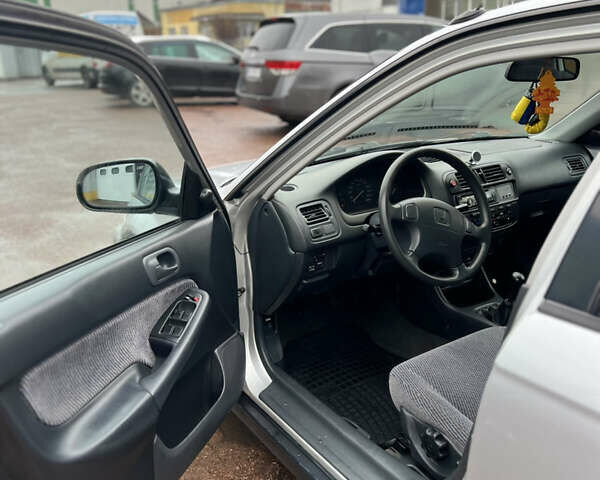 Серый Хонда Цивик, объемом двигателя 1.6 л и пробегом 237 тыс. км за 3400 $, фото 12 на Automoto.ua