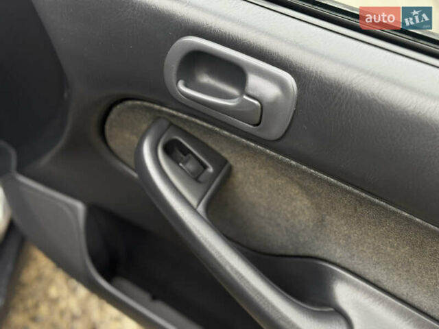 Сірий Хонда Сівік, об'ємом двигуна 1.6 л та пробігом 236 тис. км за 3333 $, фото 43 на Automoto.ua