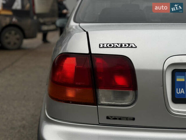 Сірий Хонда Сівік, об'ємом двигуна 1.6 л та пробігом 236 тис. км за 3333 $, фото 10 на Automoto.ua