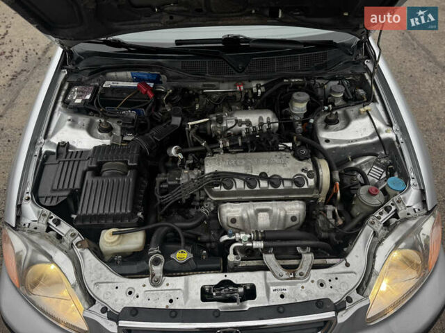 Сірий Хонда Сівік, об'ємом двигуна 1.6 л та пробігом 236 тис. км за 3333 $, фото 48 на Automoto.ua