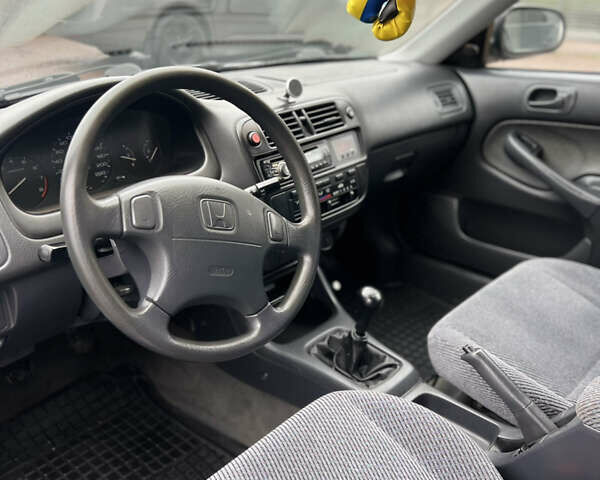 Серый Хонда Цивик, объемом двигателя 1.6 л и пробегом 237 тыс. км за 3400 $, фото 9 на Automoto.ua