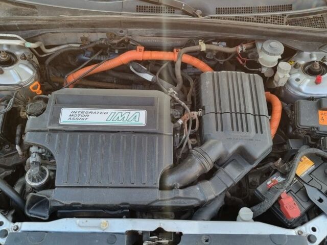 Серый Хонда Цивик, объемом двигателя 1.3 л и пробегом 268 тыс. км за 4000 $, фото 4 на Automoto.ua