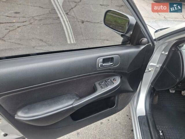 Серый Хонда Цивик, объемом двигателя 1.59 л и пробегом 213 тыс. км за 3700 $, фото 1 на Automoto.ua