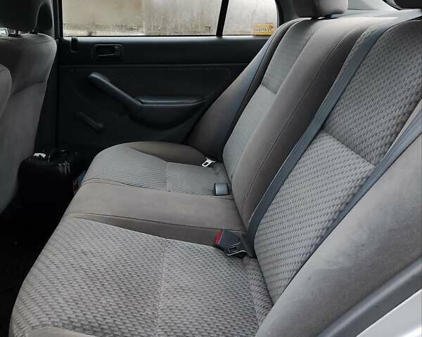 Серый Хонда Цивик, объемом двигателя 1.7 л и пробегом 156 тыс. км за 3999 $, фото 15 на Automoto.ua