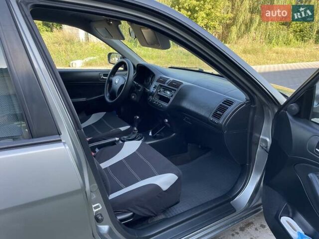 Серый Хонда Цивик, объемом двигателя 1.59 л и пробегом 207 тыс. км за 4750 $, фото 4 на Automoto.ua