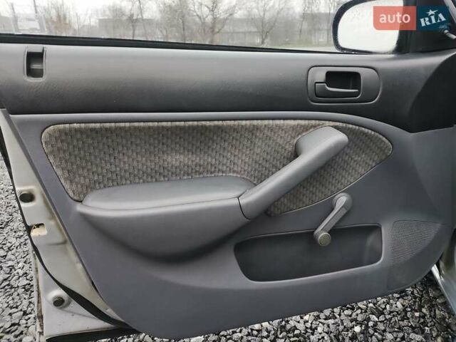 Серый Хонда Цивик, объемом двигателя 1.7 л и пробегом 156 тыс. км за 3999 $, фото 10 на Automoto.ua