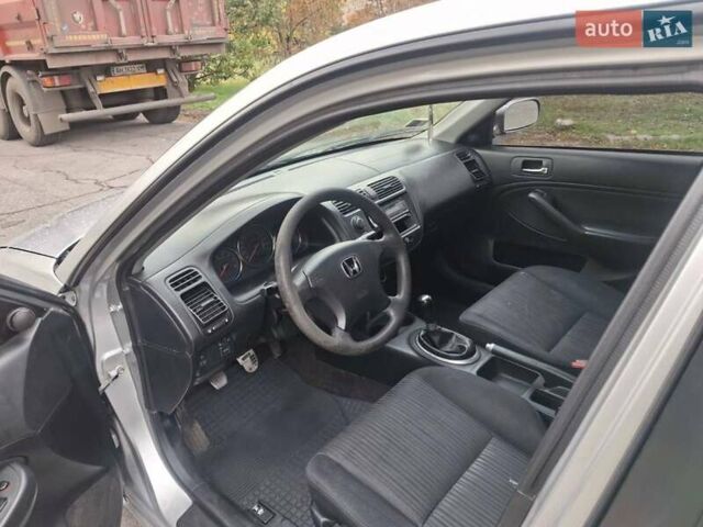 Серый Хонда Цивик, объемом двигателя 1.59 л и пробегом 213 тыс. км за 3700 $, фото 6 на Automoto.ua