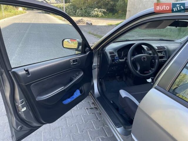 Серый Хонда Цивик, объемом двигателя 1.59 л и пробегом 207 тыс. км за 4750 $, фото 3 на Automoto.ua