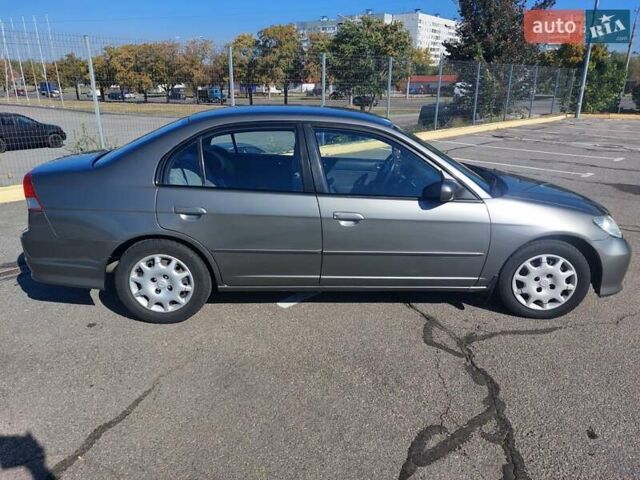 Серый Хонда Цивик, объемом двигателя 1.7 л и пробегом 230 тыс. км за 4500 $, фото 2 на Automoto.ua