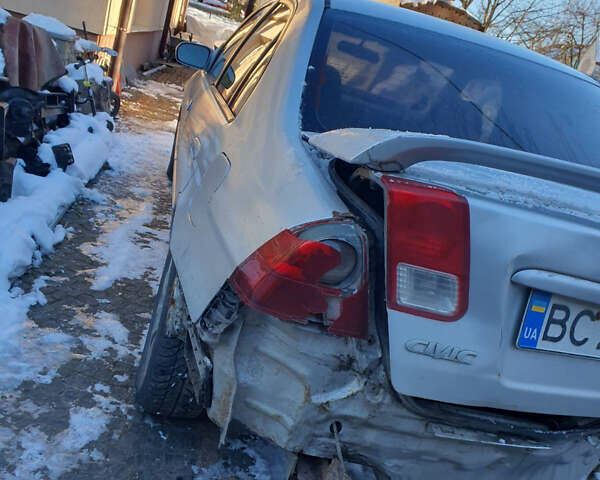 Хонда Цивик 2005 в Хмельницком на Automoto.ua Серый Хонда Цивик, объемом двигателя 1.6 л и пробегом 215 тыс. км за 2000 $, фото 2 на Automoto.ua