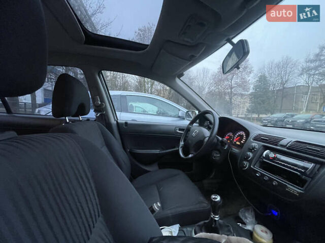 Серый Хонда Цивик, объемом двигателя 1.59 л и пробегом 303 тыс. км за 3000 $, фото 6 на Automoto.ua