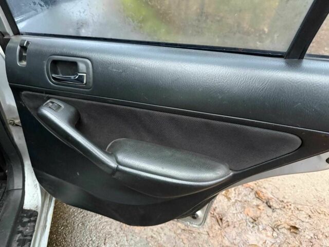 Серый Хонда Цивик, объемом двигателя 1.6 л и пробегом 420 тыс. км за 3890 $, фото 15 на Automoto.ua