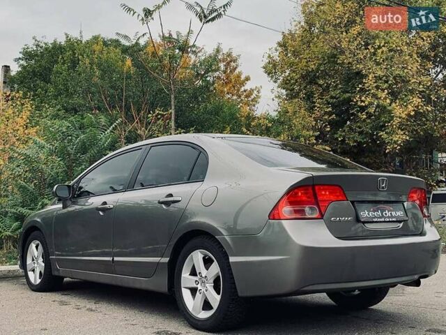 Серый Хонда Цивик, объемом двигателя 1.8 л и пробегом 213 тыс. км за 5999 $, фото 6 на Automoto.ua