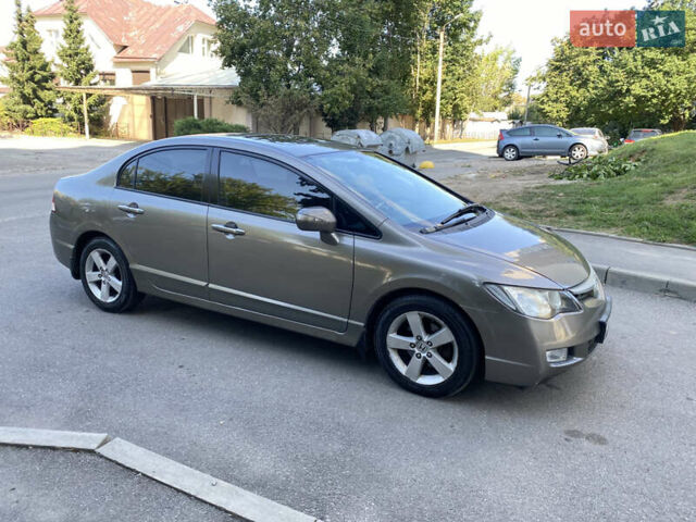 Серый Хонда Цивик, объемом двигателя 1.8 л и пробегом 240 тыс. км за 4950 $, фото 8 на Automoto.ua