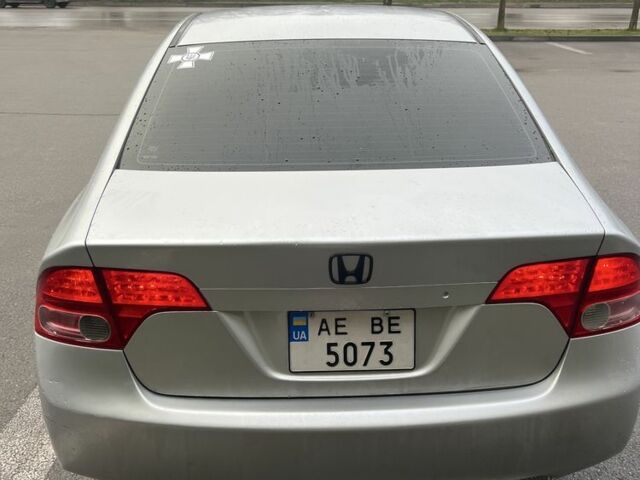 Серый Хонда Цивик, объемом двигателя 1.8 л и пробегом 200 тыс. км за 6500 $, фото 4 на Automoto.ua