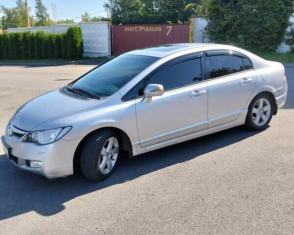 Серый Хонда Цивик, объемом двигателя 1.8 л и пробегом 284 тыс. км за 5300 $, фото 1 на Automoto.ua