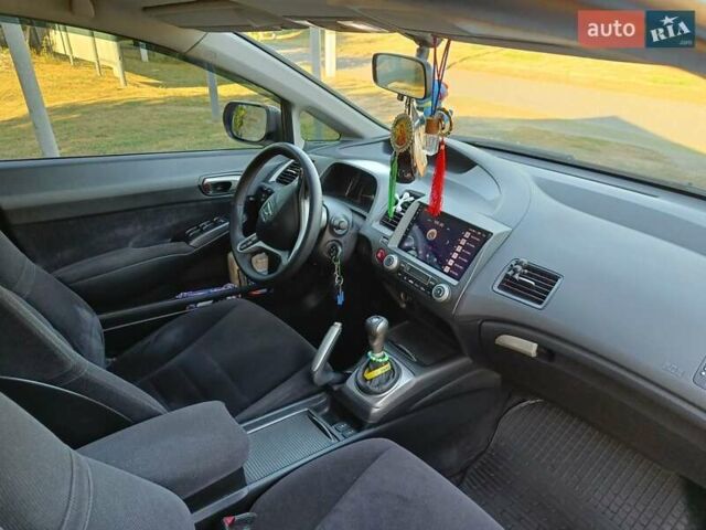 Серый Хонда Цивик, объемом двигателя 1.8 л и пробегом 174 тыс. км за 8200 $, фото 10 на Automoto.ua