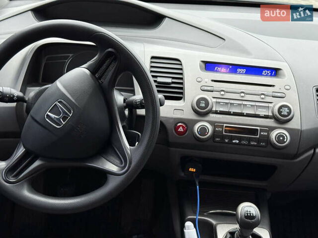 Серый Хонда Цивик, объемом двигателя 1.8 л и пробегом 270 тыс. км за 4300 $, фото 12 на Automoto.ua