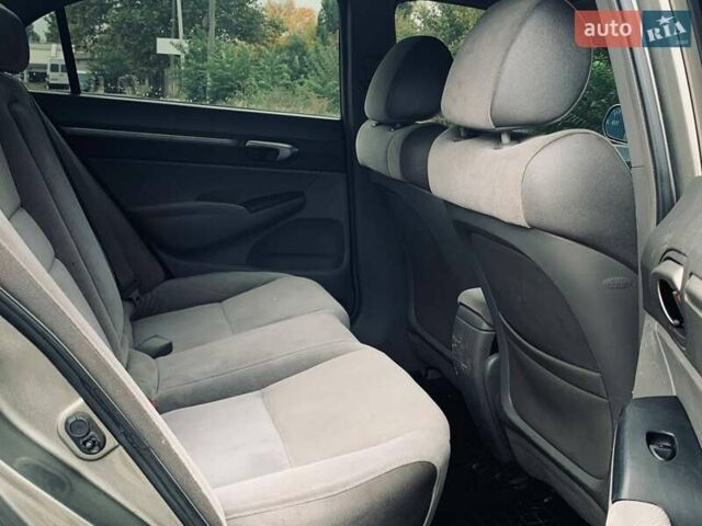 Серый Хонда Цивик, объемом двигателя 1.8 л и пробегом 213 тыс. км за 5999 $, фото 19 на Automoto.ua