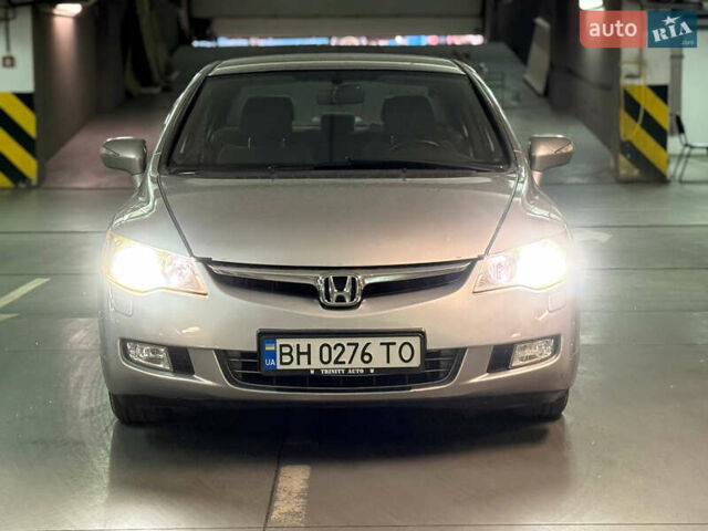 Серый Хонда Цивик, объемом двигателя 1.34 л и пробегом 276 тыс. км за 4899 $, фото 4 на Automoto.ua
