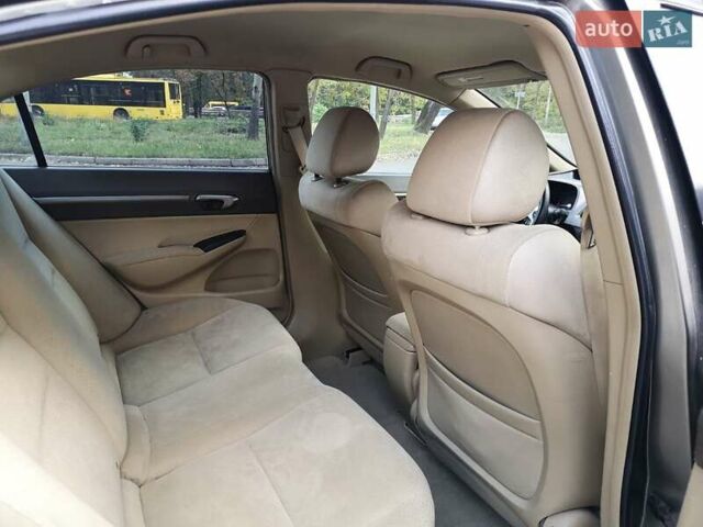 Серый Хонда Цивик, объемом двигателя 1.4 л и пробегом 136 тыс. км за 6000 $, фото 7 на Automoto.ua