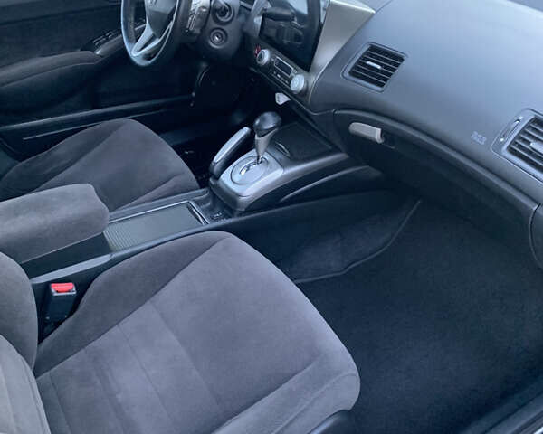 Хонда Цивик 2006 в Житомире на Automoto.ua Серый Хонда Цивик, объемом двигателя 1.8 л и пробегом 309 тыс. км за 6199 $, фото 10 на Automoto.ua