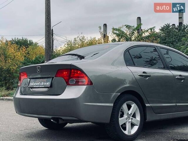 Серый Хонда Цивик, объемом двигателя 1.8 л и пробегом 213 тыс. км за 5999 $, фото 11 на Automoto.ua