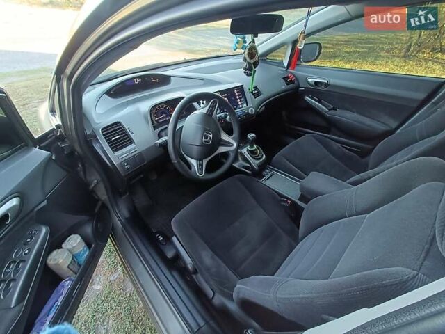 Серый Хонда Цивик, объемом двигателя 1.8 л и пробегом 174 тыс. км за 8200 $, фото 8 на Automoto.ua