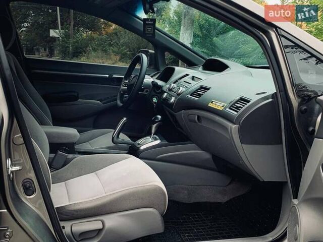 Серый Хонда Цивик, объемом двигателя 1.8 л и пробегом 213 тыс. км за 5999 $, фото 20 на Automoto.ua