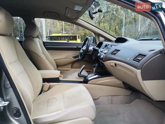 Серый Хонда Цивик, объемом двигателя 1.4 л и пробегом 136 тыс. км за 6000 $, фото 6 на Automoto.ua