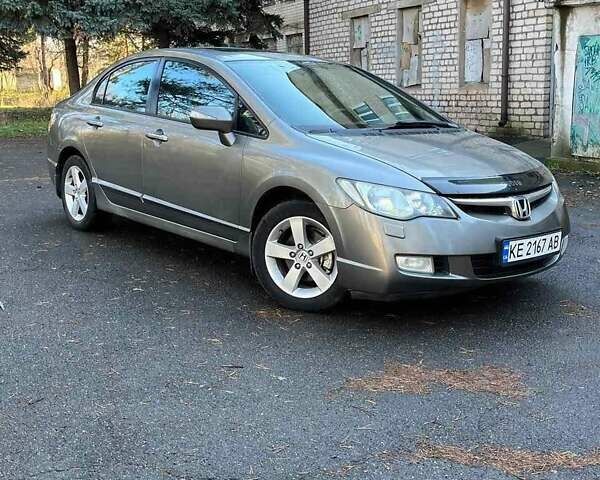 Серый Хонда Цивик, объемом двигателя 1.8 л и пробегом 217 тыс. км за 4650 $, фото 3 на Automoto.ua