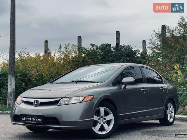 Серый Хонда Цивик, объемом двигателя 1.8 л и пробегом 213 тыс. км за 5999 $, фото 4 на Automoto.ua