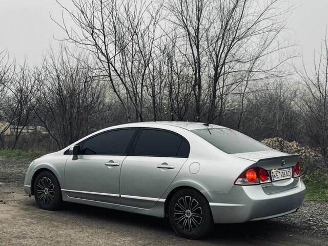 Серый Хонда Цивик, объемом двигателя 1.3 л и пробегом 225 тыс. км за 5900 $, фото 3 на Automoto.ua