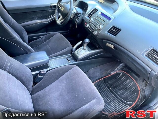 Серый Хонда Цивик, объемом двигателя 1.8 л и пробегом 241 тыс. км за 5250 $, фото 6 на Automoto.ua