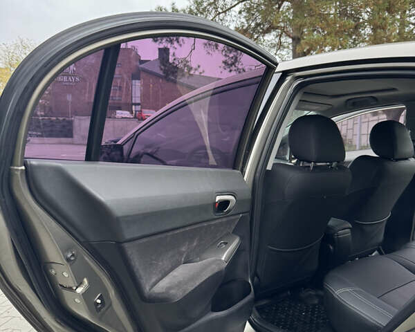 Серый Хонда Цивик, объемом двигателя 1.8 л и пробегом 259 тыс. км за 6600 $, фото 19 на Automoto.ua