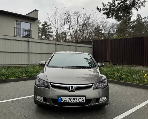 Серый Хонда Цивик, объемом двигателя 1.8 л и пробегом 259 тыс. км за 6600 $, фото 1 на Automoto.ua