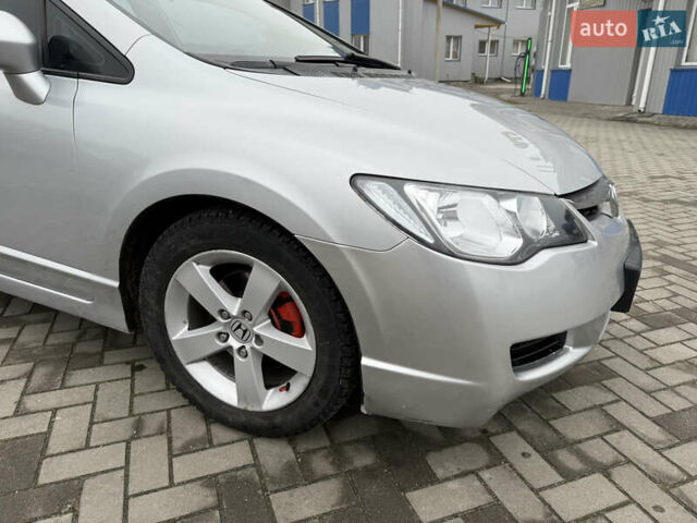 Серый Хонда Цивик, объемом двигателя 1.8 л и пробегом 270 тыс. км за 4300 $, фото 8 на Automoto.ua