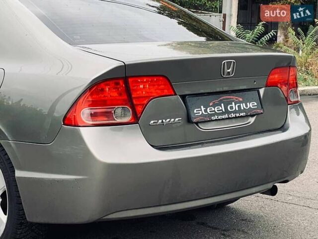 Серый Хонда Цивик, объемом двигателя 1.8 л и пробегом 213 тыс. км за 5999 $, фото 8 на Automoto.ua
