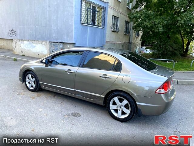 Серый Хонда Цивик, объемом двигателя 1.8 л и пробегом 241 тыс. км за 5250 $, фото 1 на Automoto.ua