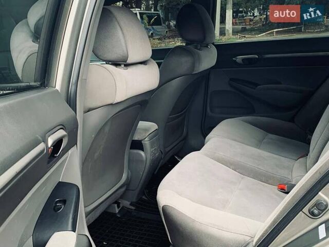 Серый Хонда Цивик, объемом двигателя 1.8 л и пробегом 213 тыс. км за 5999 $, фото 18 на Automoto.ua