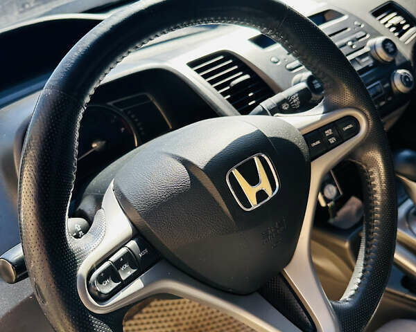 Серый Хонда Цивик, объемом двигателя 1.4 л и пробегом 215 тыс. км за 5950 $, фото 15 на Automoto.ua