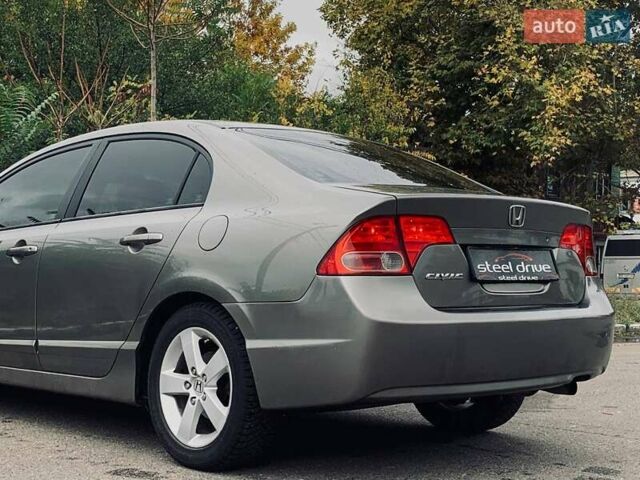 Серый Хонда Цивик, объемом двигателя 1.8 л и пробегом 213 тыс. км за 5999 $, фото 7 на Automoto.ua