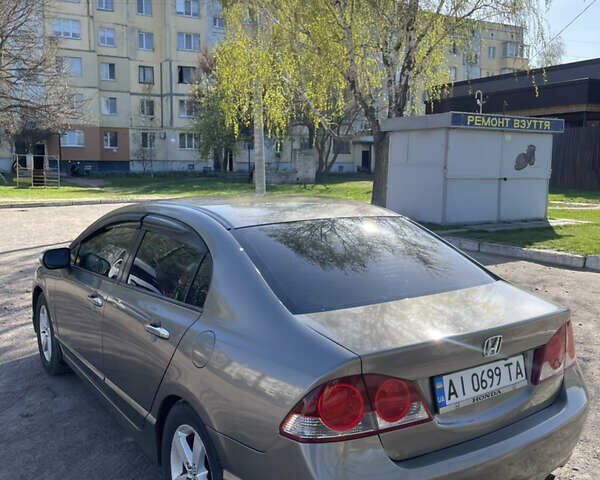 Сірий Хонда Сівік, об'ємом двигуна 1.8 л та пробігом 366 тис. км за 5999 $, фото 7 на Automoto.ua